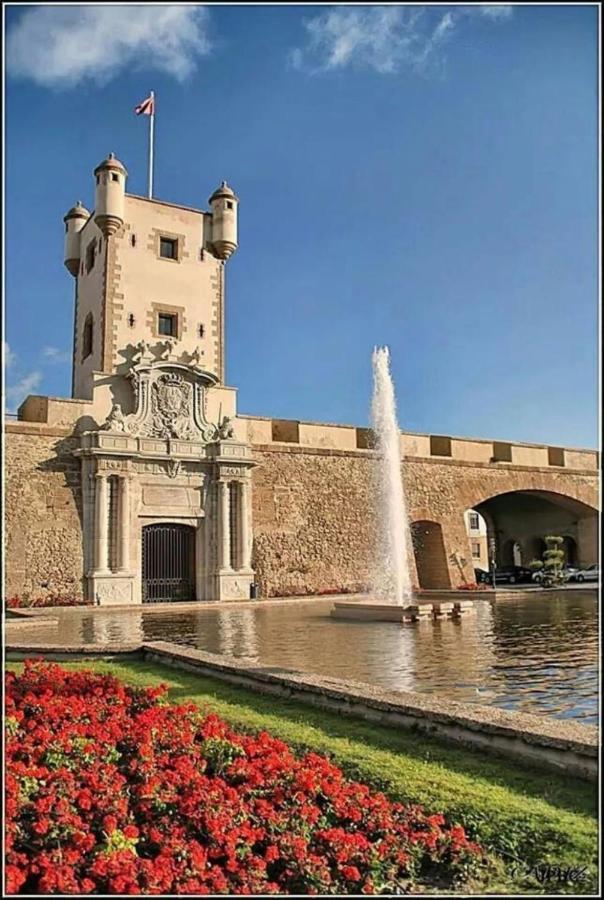 Apartamento Elvira Little Apartments Cadiz Exterior photo